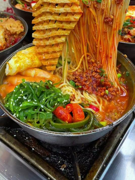 8种口味的水瓢火锅米线,没有南北口味差异,素菜肉菜任意搭配