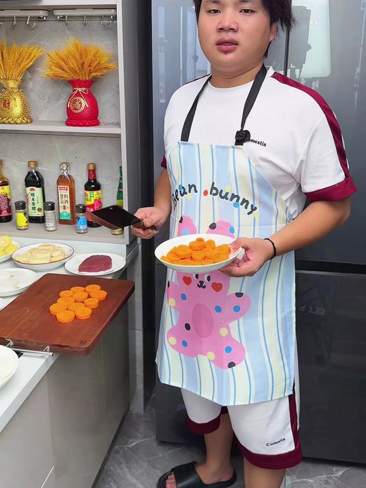 这个备菜架真不错了，菜多菜少都能整齐叠放不占台面空间