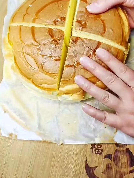 戚风蛋糕真的能把人气疯,今天做个古早蛋糕,还可以