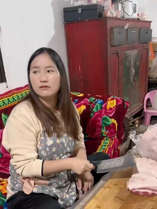 菜刀不好使,那是因为你没有选对菜刀,这把不锈钢菜刀超好用!