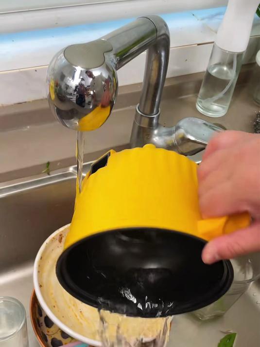 告别食堂外卖！小黄鸭不锈钢电煮锅 奶锅汤锅火锅一体 防干烧不糊底易清洗#不粘锅##厨房必备