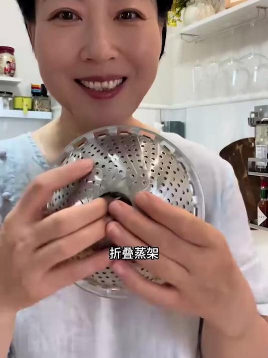 再也不用换锅蒸东西,一个折叠蒸架解决所有蒸菜难题!