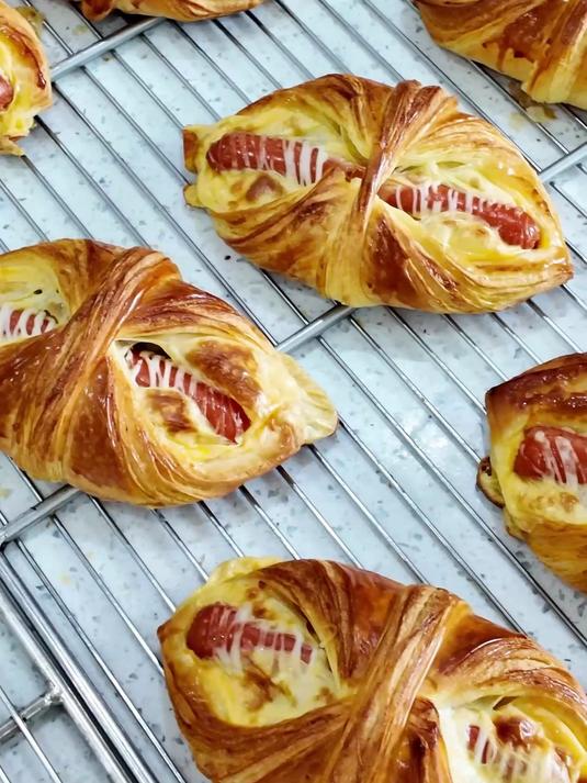 欧米奇西点班课堂作品—丹麦热狗面包,每一口都是满满的幸福感~