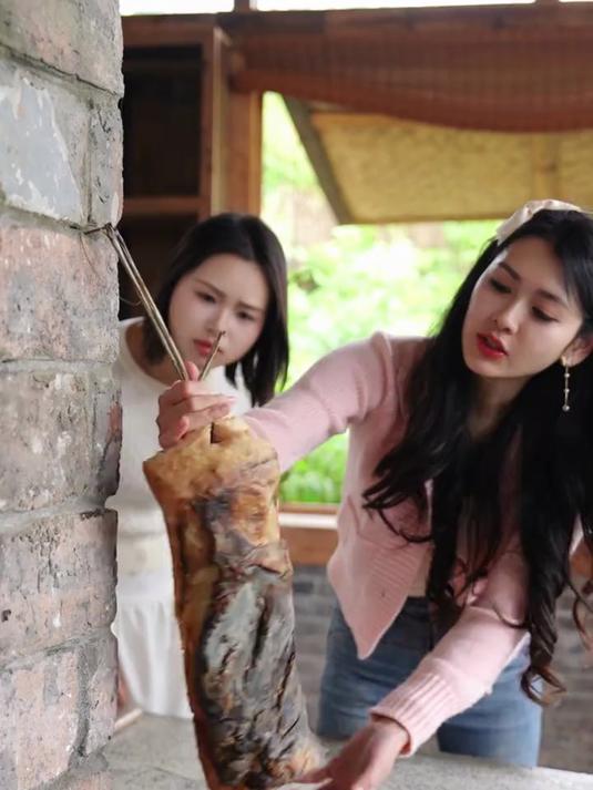 小时候的味道土豆烧腊肉,简直香惨了!