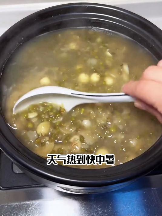 体质虚弱易上火？莲子百合绿豆汤温和调理