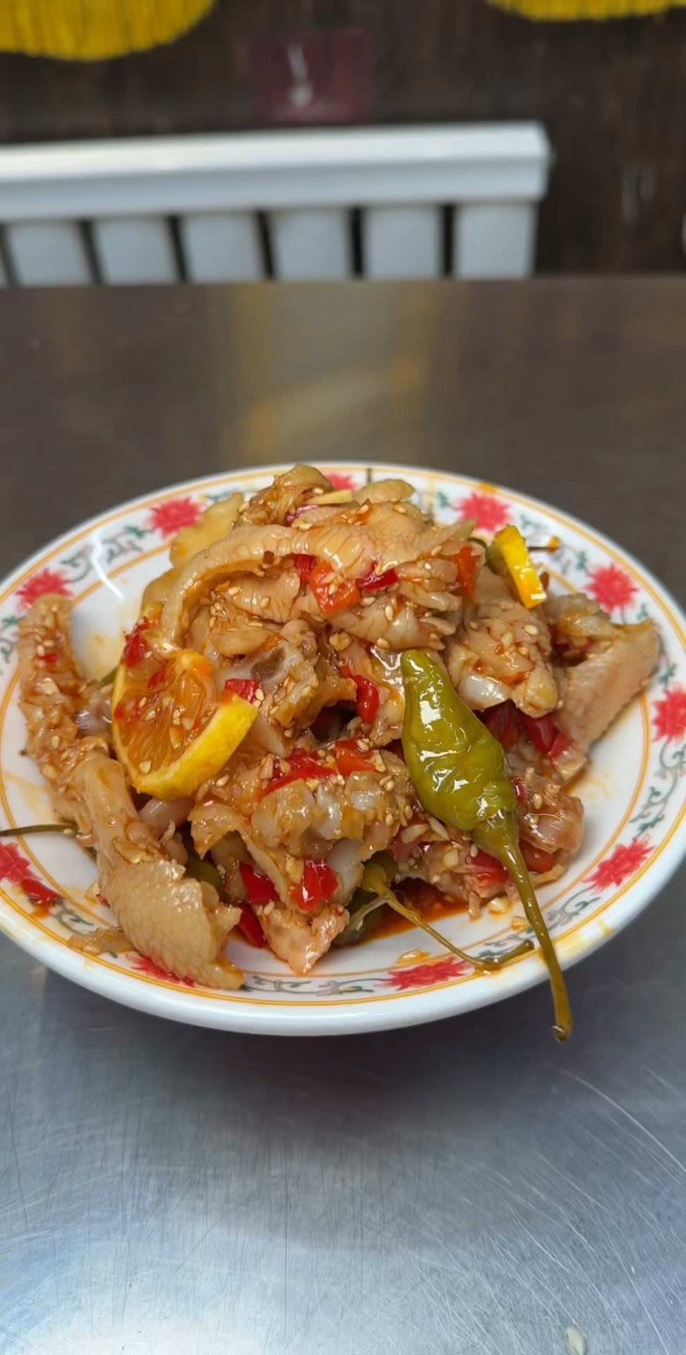 烧烤店精美凉菜,酸辣柠檬无骨鸡爪