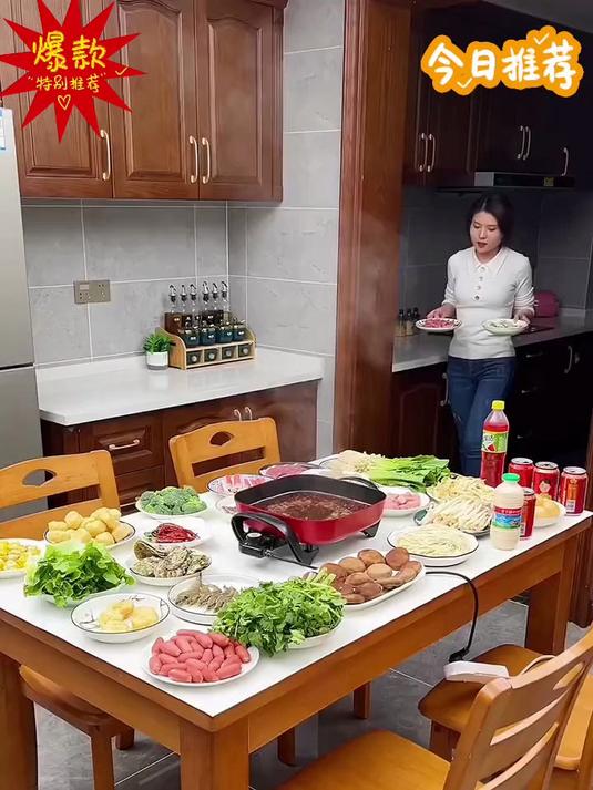 吃火锅神器,再也不担心桌子上摆的乱七八糟了,可以放6种食材,底部带转盘,用起来超方便#好物
