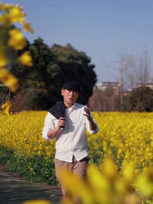 捕捉到大气唯美的油菜花照片