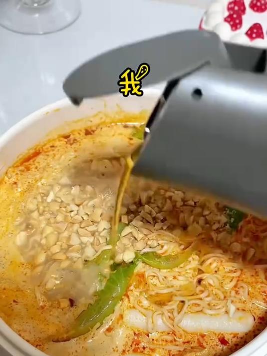 我的一勺三花淡奶 东北老式麻辣烫自己做不香吗？