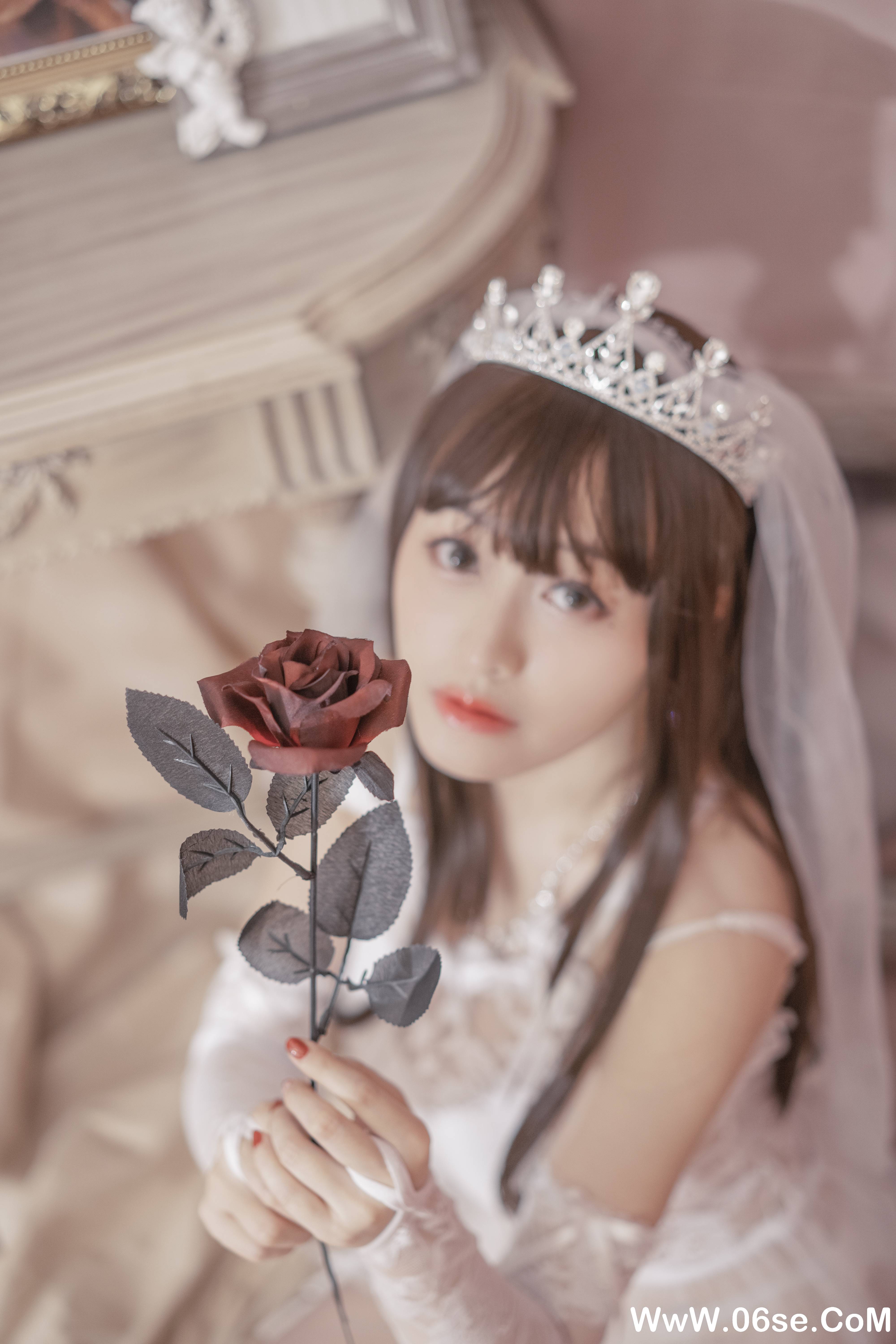 图片[11]-小何同学 – 052 尾巴婚纱 [30P313M]-六色网
