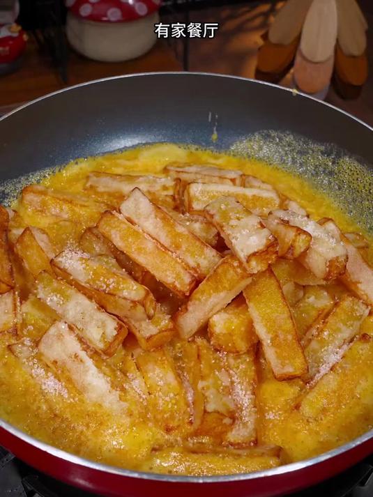 这个咸蛋黄焗南瓜，真的太好吃了