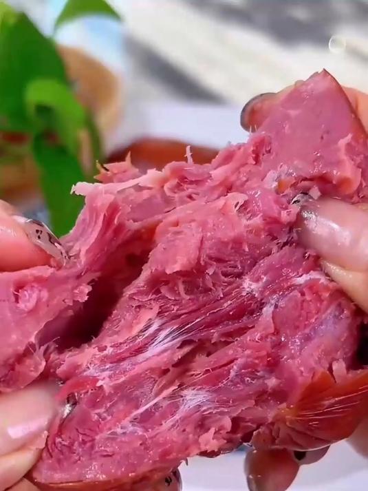 肉眼可见的肉丝肉粒！青岛火腿，果木熏烤