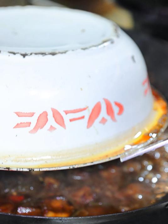 今天这个菜，干豇豆入味儿，肉耙糯，巴适惨了