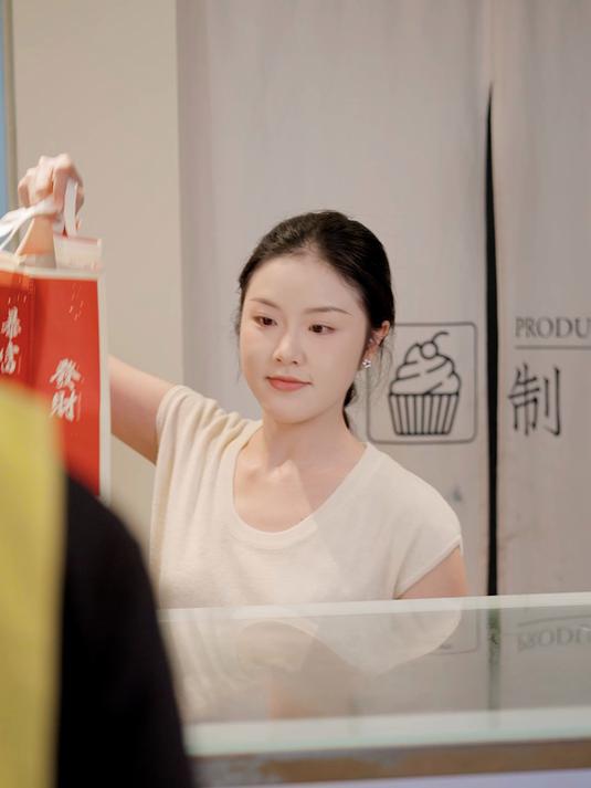 濒临倒闭的面包店爆火,真相竟是如此……