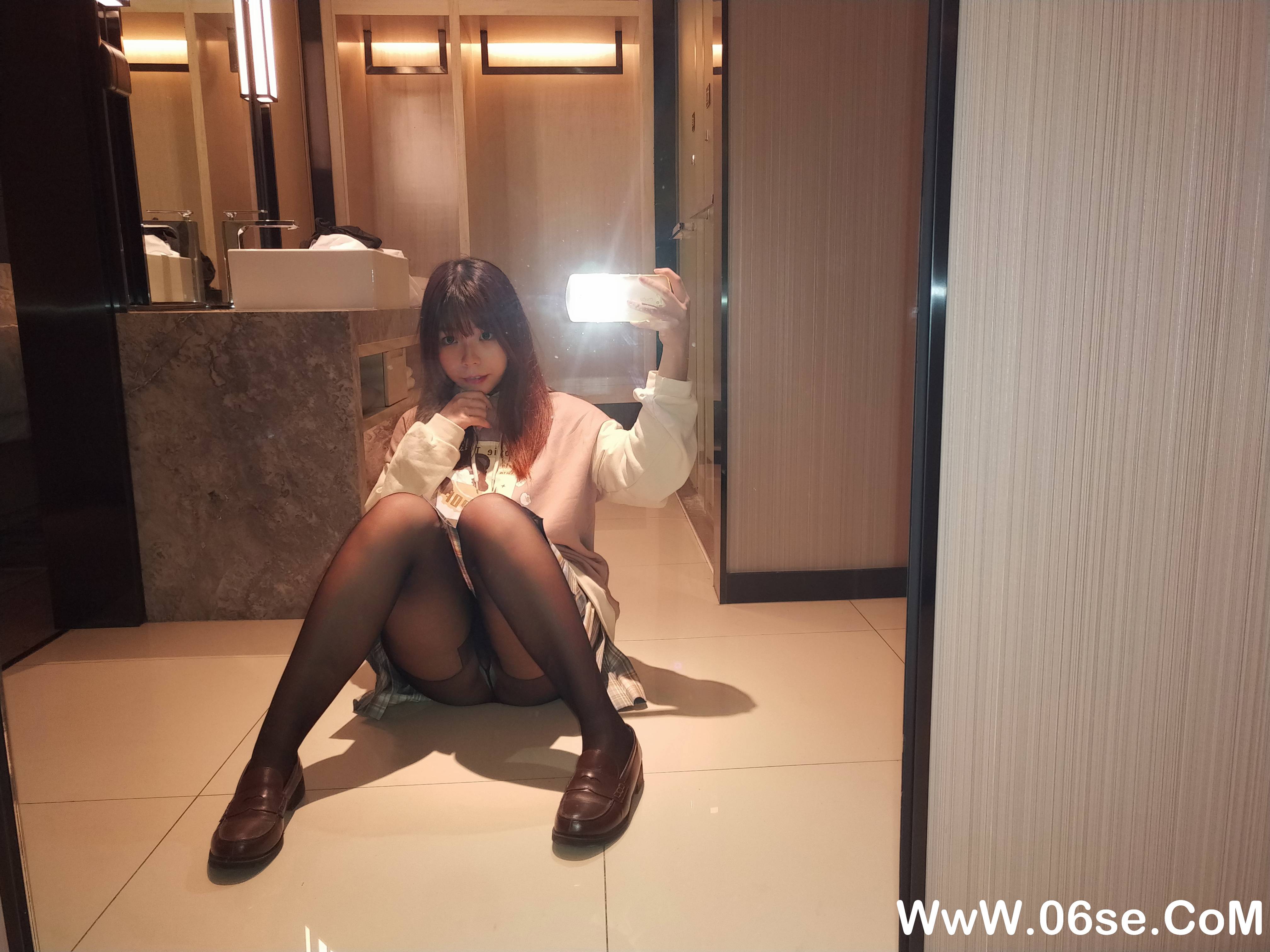 图片[73]-自闭颜球球(无颜小天使wy) NO.009 — OL [75P+6V1.64G]-六色网