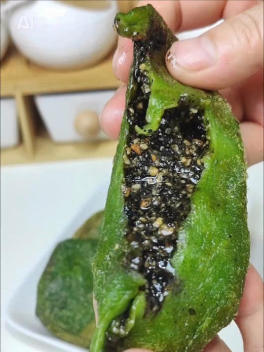 传统花生芝麻花生馅,口感香甜浓郁,一口流心