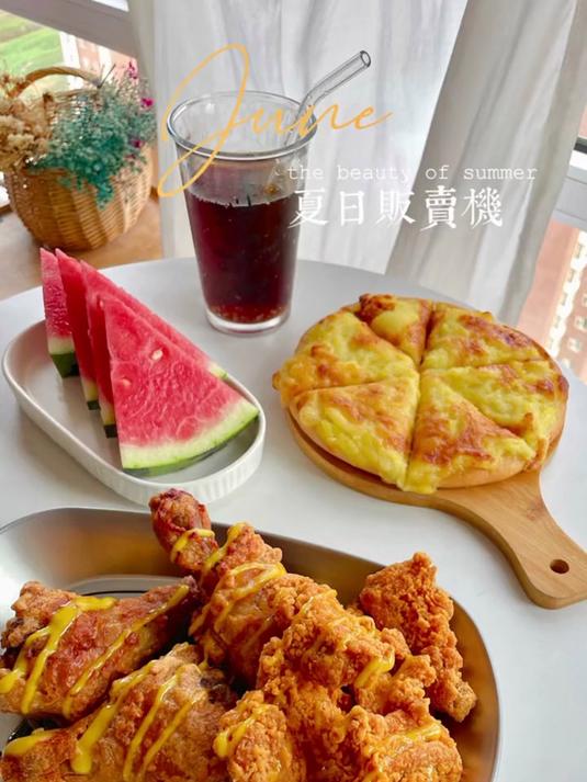 给孩子们做了属于他们的夏日的下午茶 爆浆榴莲披萨 炸鸡腿