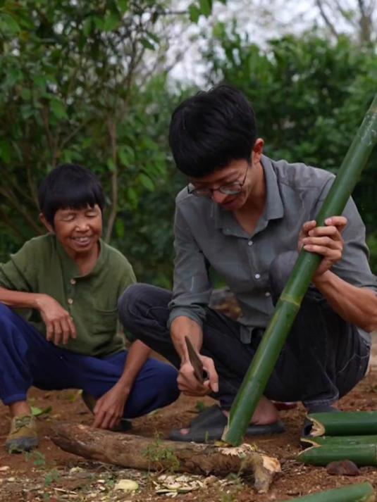 忙碌是农家的常态美食是对充实的奖赏今天的奎龙鱼饼煎的香酥小伙