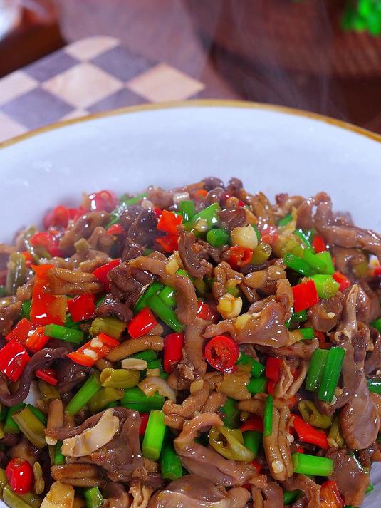 每次去饭店吃酸辣鸡杂自己在家做,真的太简单了酸辣脆嫩又下饭