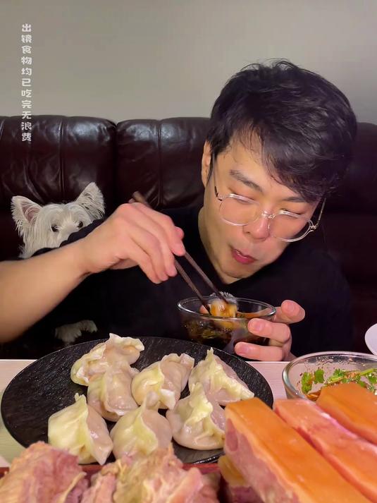 又馋肉了:清炖牛肋条、牛肉蒸饺、镇江肴肉