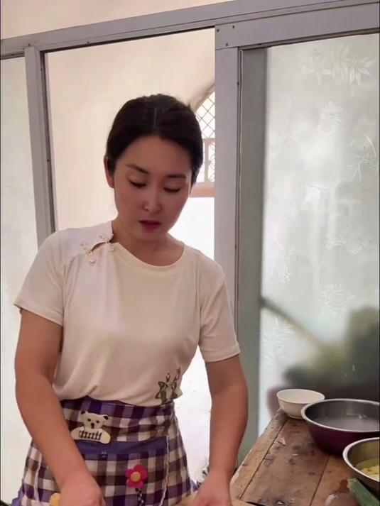 可惜你不是陕北人,不懂这口尝一尝就能让你香到心尖尖的大烩菜