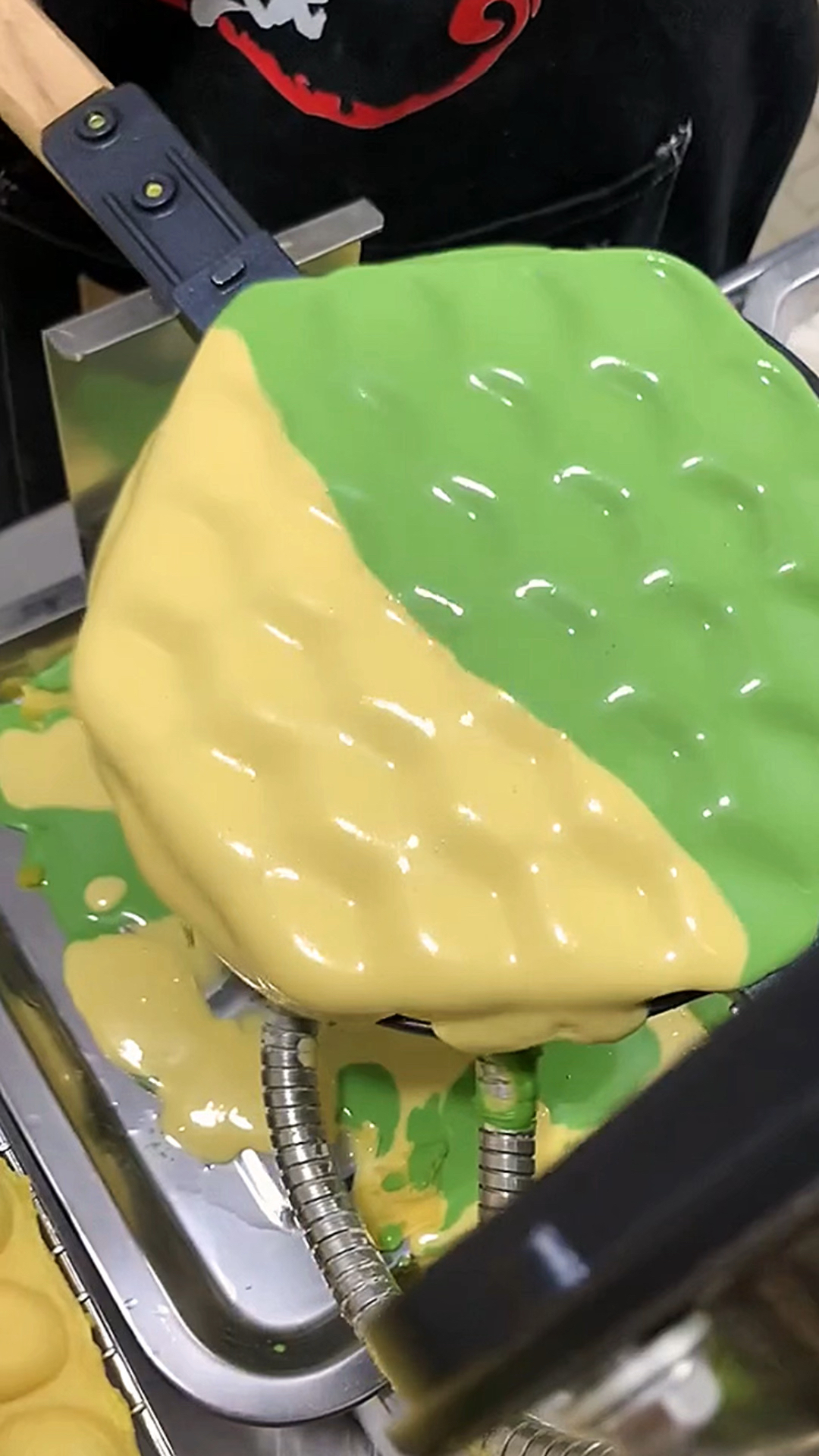 双色鸡蛋仔好吃