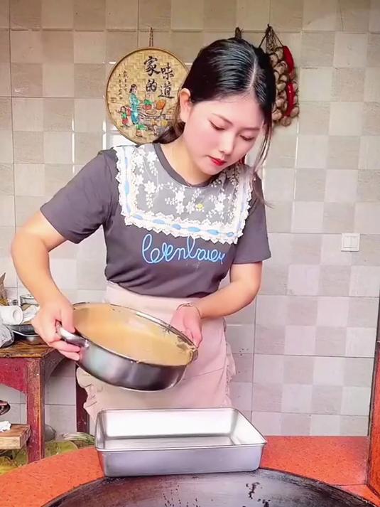 这个马拉糕预拌粉比烧开水还简单,在家轻松做,贼好吃