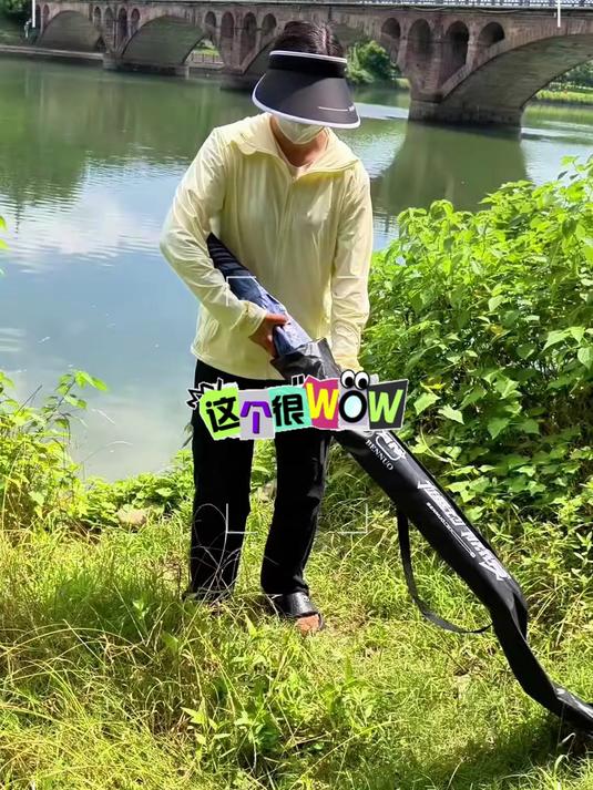 钓鱼人怎么少的了一把360度万向拐杖机械臂钓鱼伞呢！