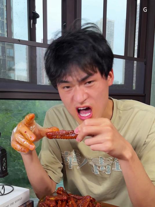 kh凌晨三点，收到一个鸭全翅的差评，我真的太伤心了