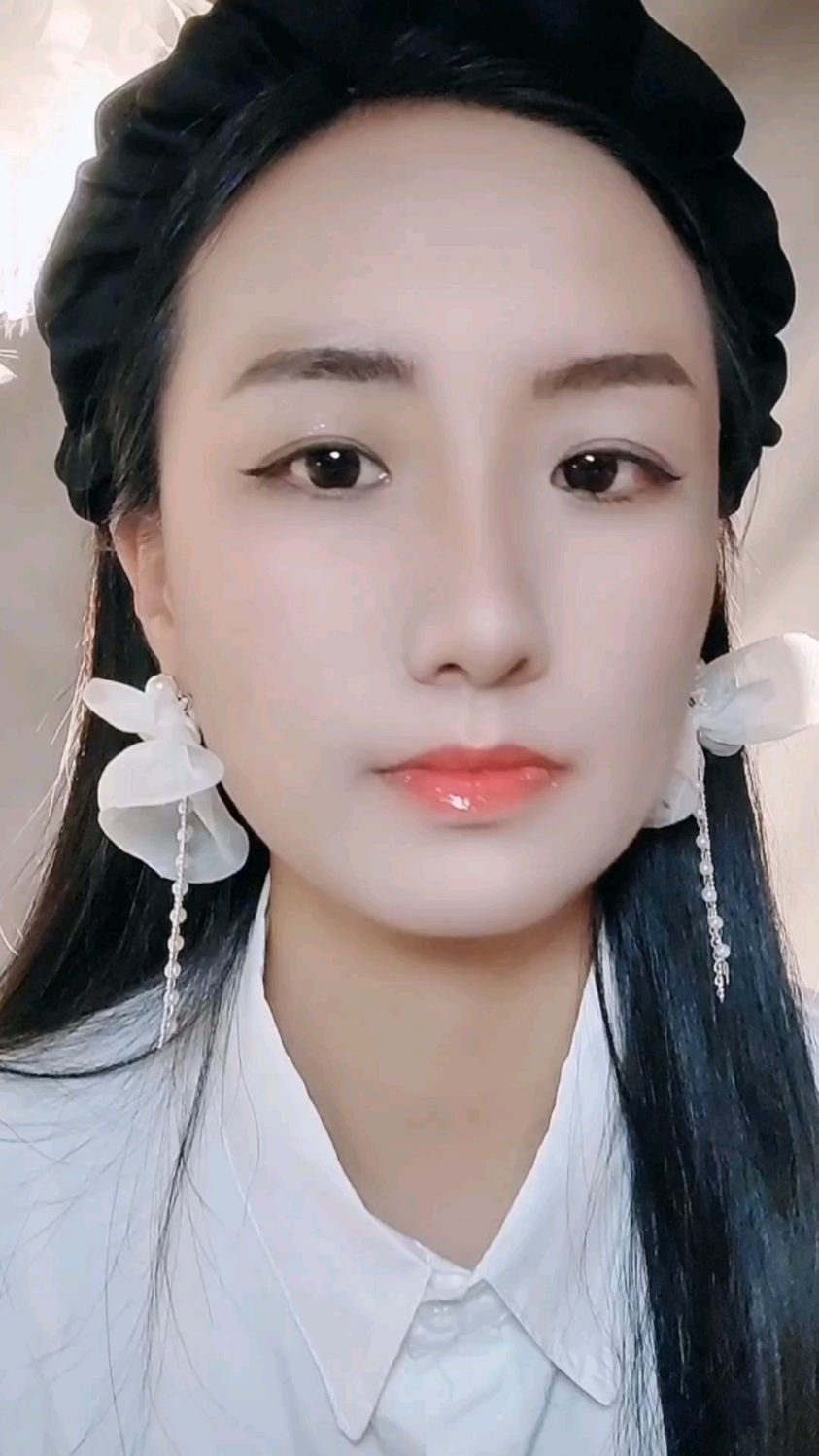 懒人眼影笔来哦,奶茶棕颜色自然百搭