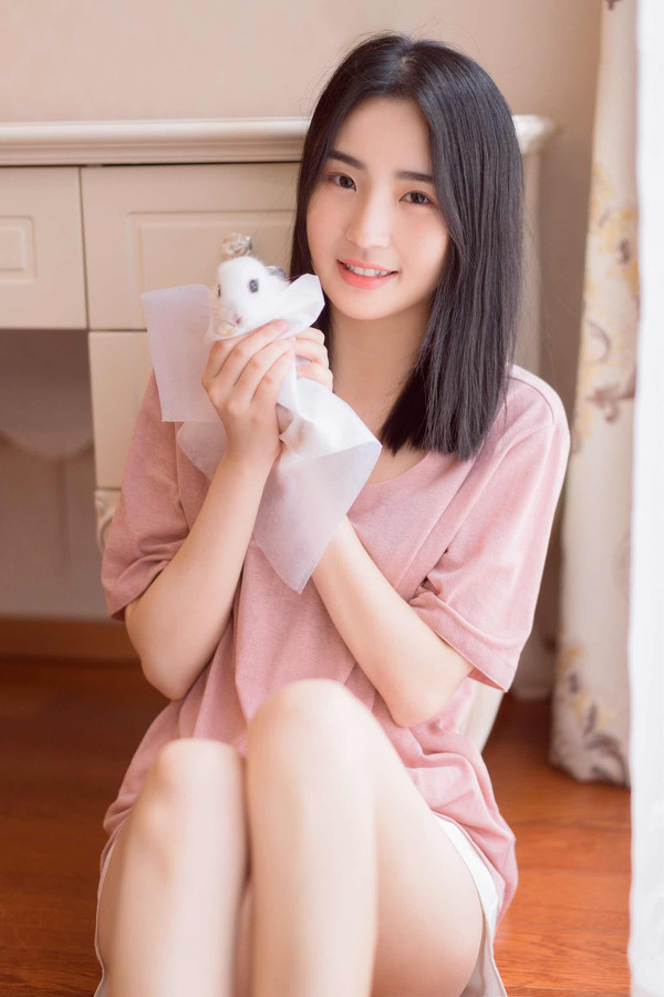 图片[2]-少女与兔子-六色网
