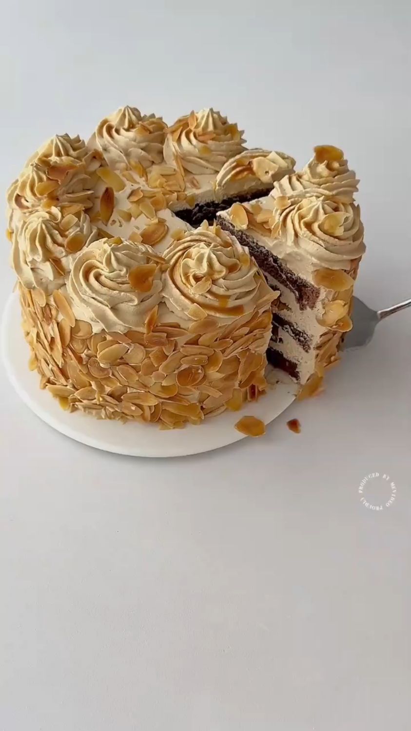 焦糖咖啡杏仁蛋糕这样做