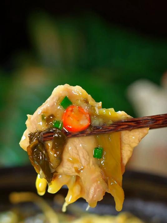 天气太热了试试这个酸菜肉片吧