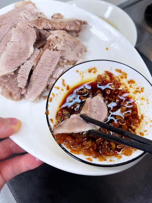 这样做的梅花肉鲜香嫩滑，原汁原味太好吃了！小朋友超爱