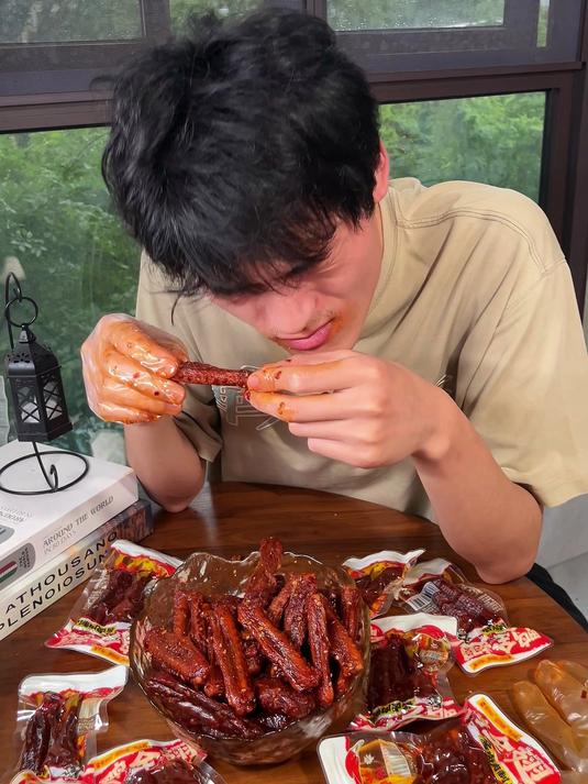 kh能吃辣的，一定要来试试这个湖南的爆辣鸭全翅，真的好辣，但也是真的好吃