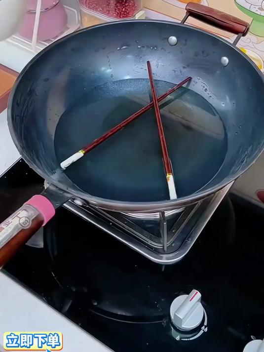 不锈钢蒸架,高低可调节,适合各种大小锅,平常蒸东西可方便了
