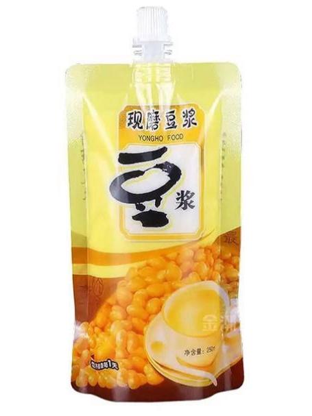 全自动早餐奶灌装线，高效量产精准封口