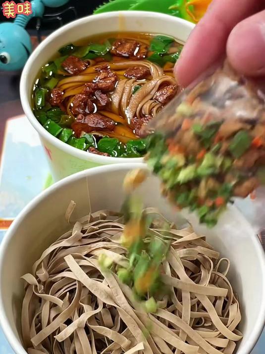荞麦私房牛肉面,是朋友相聚的快乐催化剂,共享美味情谊更深厚