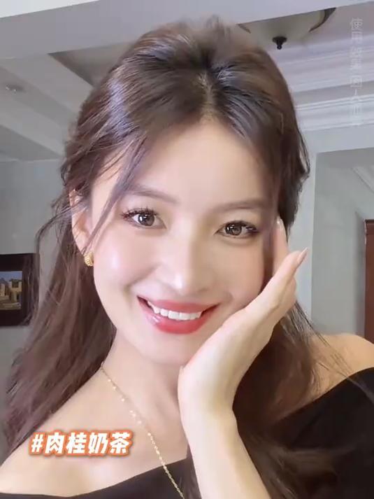 不是大牌口红买不起,是精华口红更有性价比,持久淡化唇纹不沾杯