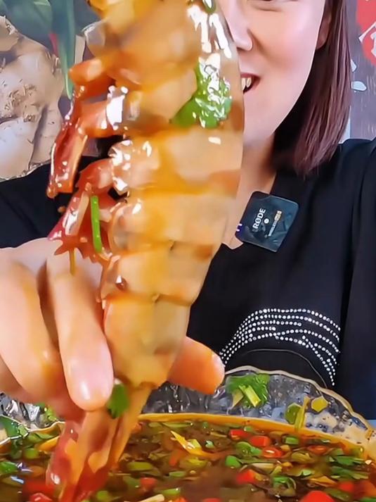 被同事抢空的黑虎虾!椒盐味酥香过瘾,越嚼越香!