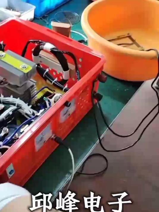 邱峰电子赶鱼机锂电池捕电吸机鱼设备咸海水超声波脉冲鱼机