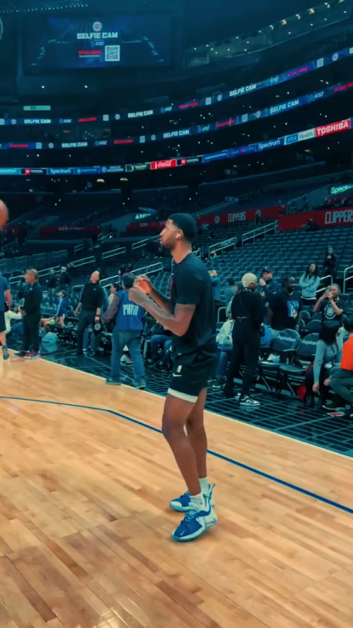 快来欣赏保罗乔治的投篮,太丝滑了