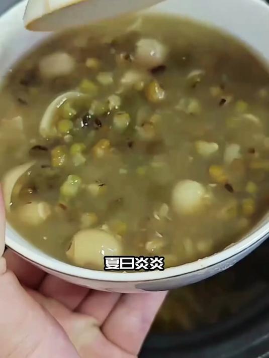 体质湿热易疲劳？莲子百合绿豆汤帮你找回劲