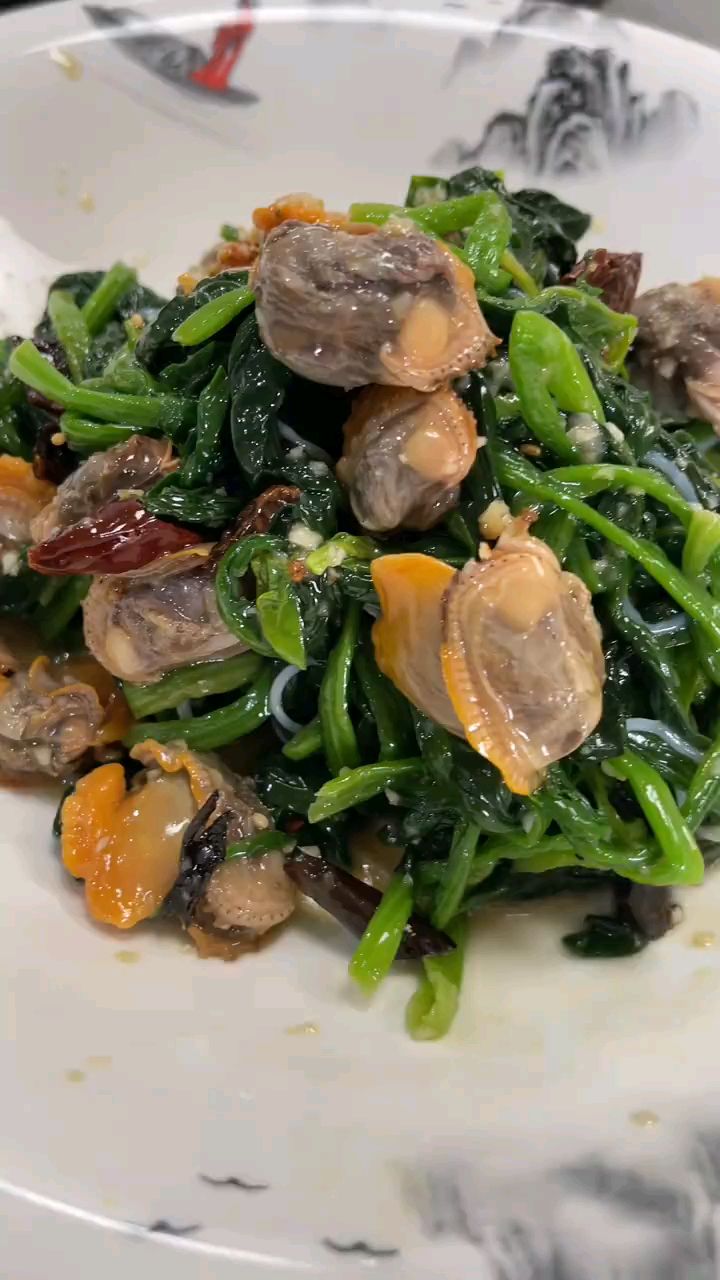 菠菜炒蛤的滋味真不错