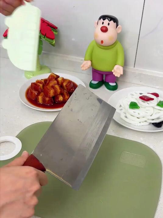 多功能磁吸切菜器:一器多用省空间,厨房小白也能秒变大厨