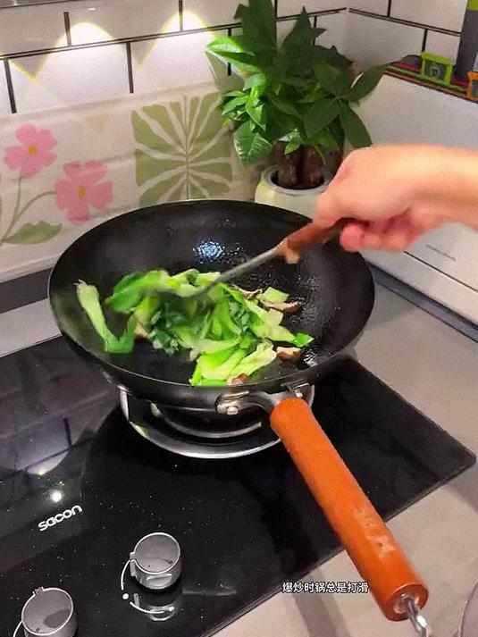 家里总用燃气灶做饭的都需要这个防滑神器，从此锅体再也不打滑，结实耐用，一次购买使用很多年#