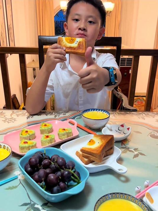 太阳蛋吐司的做法,好吃的太阳蛋吐司来啦