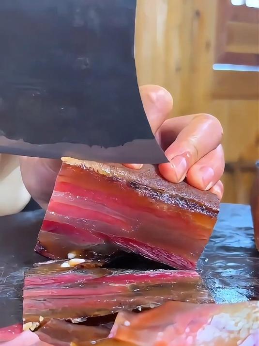 湖南土产!农家自制烟熏腊肉,整块五花肉