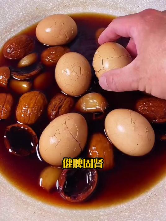 这道汤绝了!核桃壳煮鸡蛋,好吃又营养