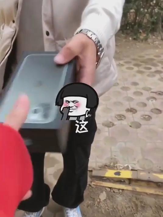 姑妈心中牵挂,特意派表哥前来探望我